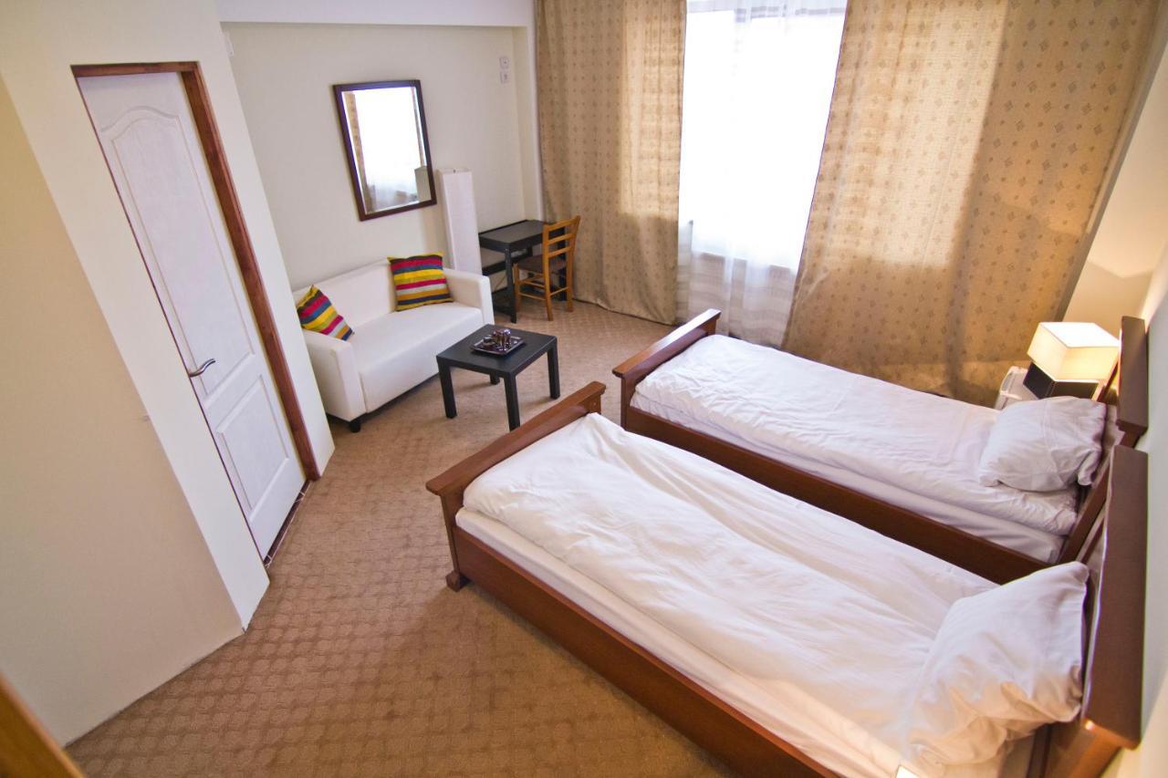 Hotel Oxigen Petrosani Bilik gambar