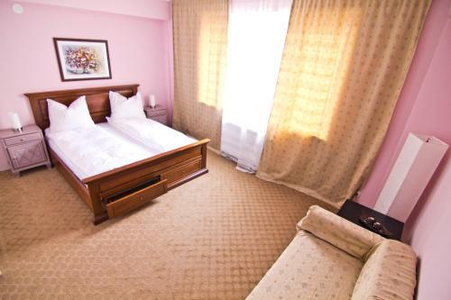 Hotel Oxigen Petrosani Bilik gambar