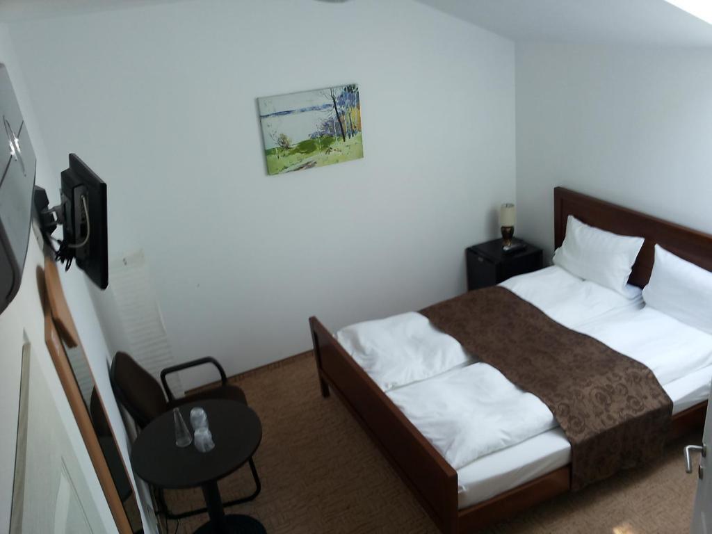 Hotel Oxigen Petrosani Bilik gambar
